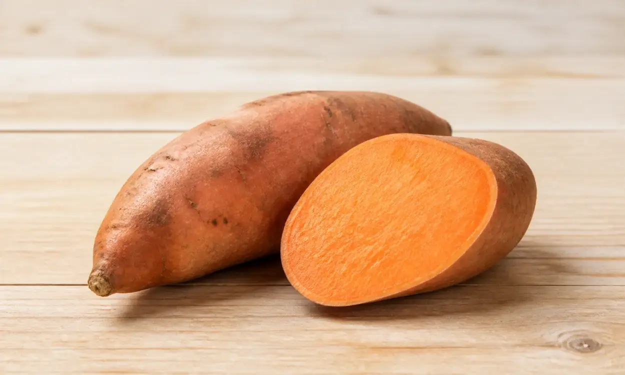 Patate douce : un aliment souvent cité pour soutenir les cheveux